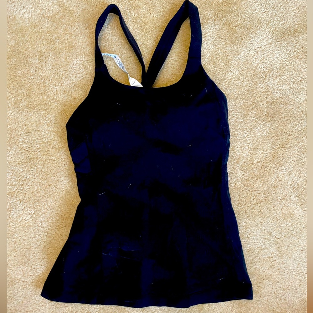 Black lululemon tank with built in bra